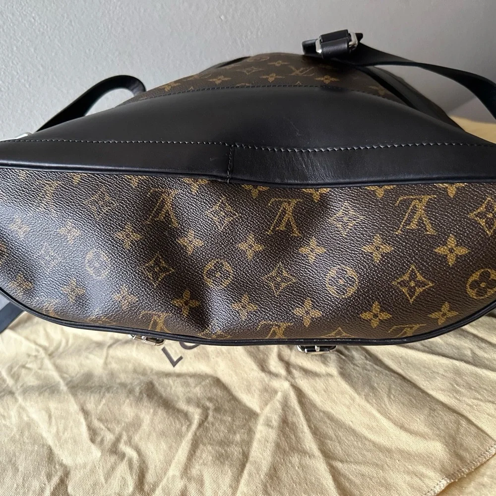 Louis Vuitton Rare Authentic Christoper Monogram Backpack Runway 2004 - Picture 9 of 13